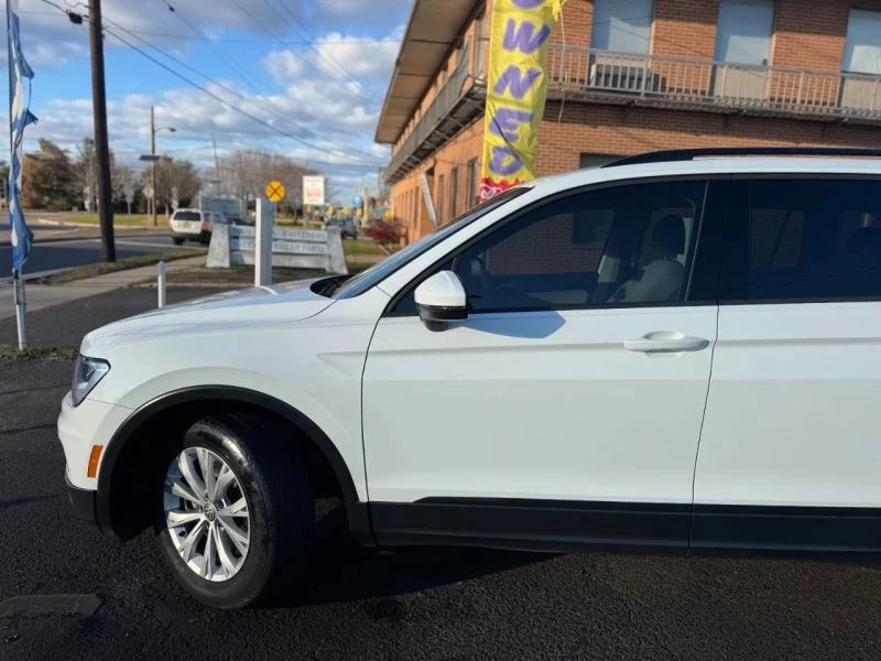 2018 Volkswagen Tiguan - Image 6 of 12