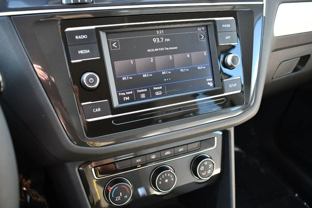 2018 Volkswagen Tiguan - Image 13 of 21