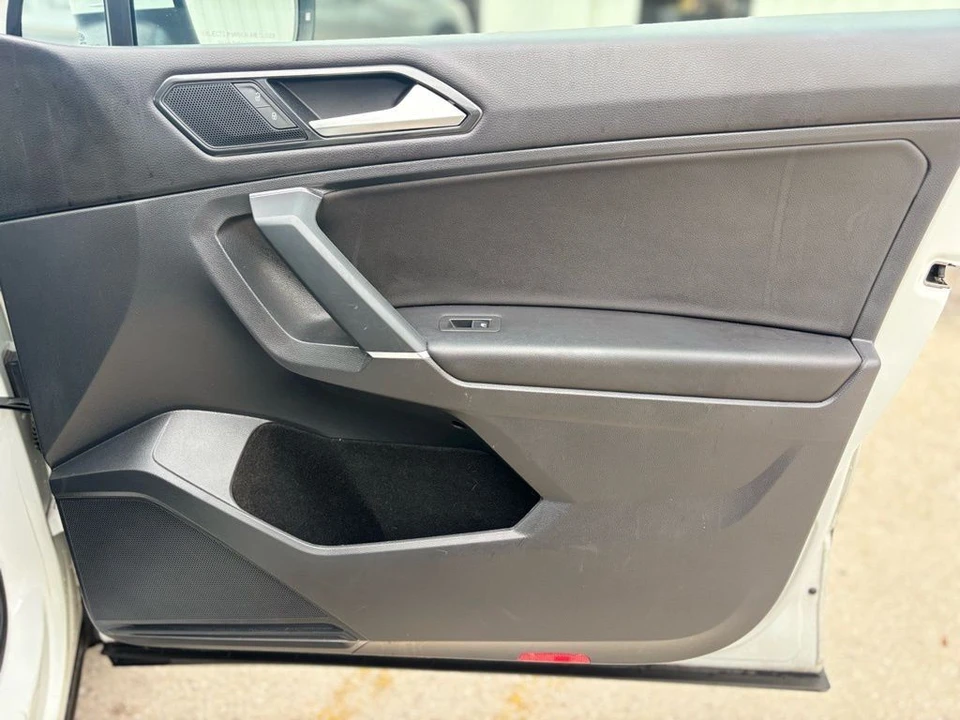 2018 Volkswagen Tiguan - Image 12 of 21