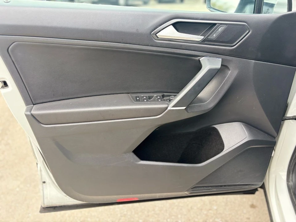 2018 Volkswagen Tiguan - Image 9 of 21