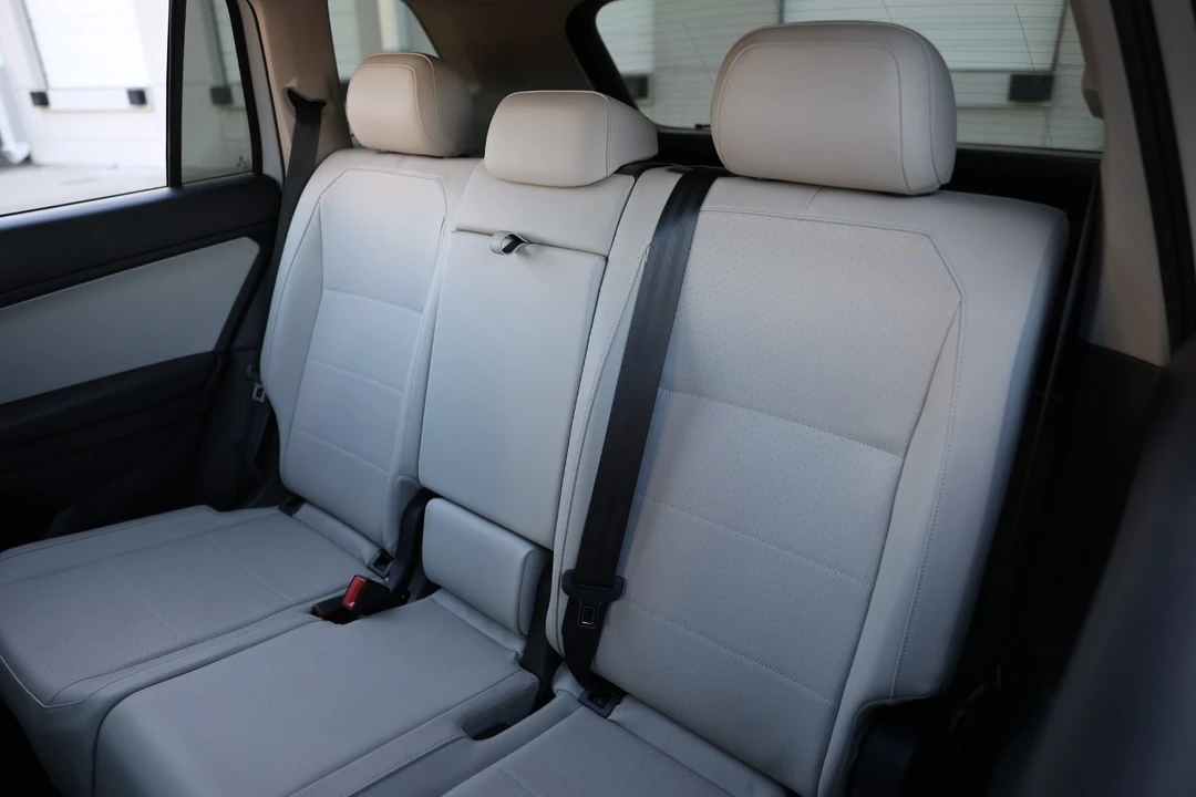 2018 Volkswagen Tiguan - Image 8 of 12