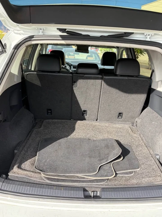 2018 Volkswagen Tiguan - Image 6 of 12