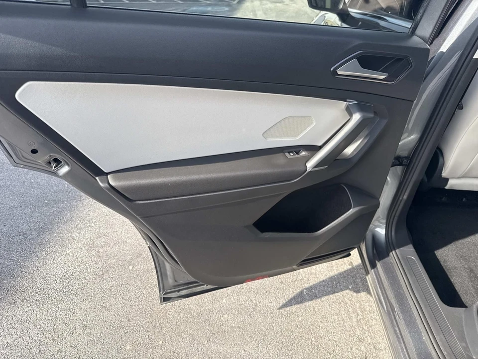 2018 Volkswagen Tiguan - Image 17 of 21