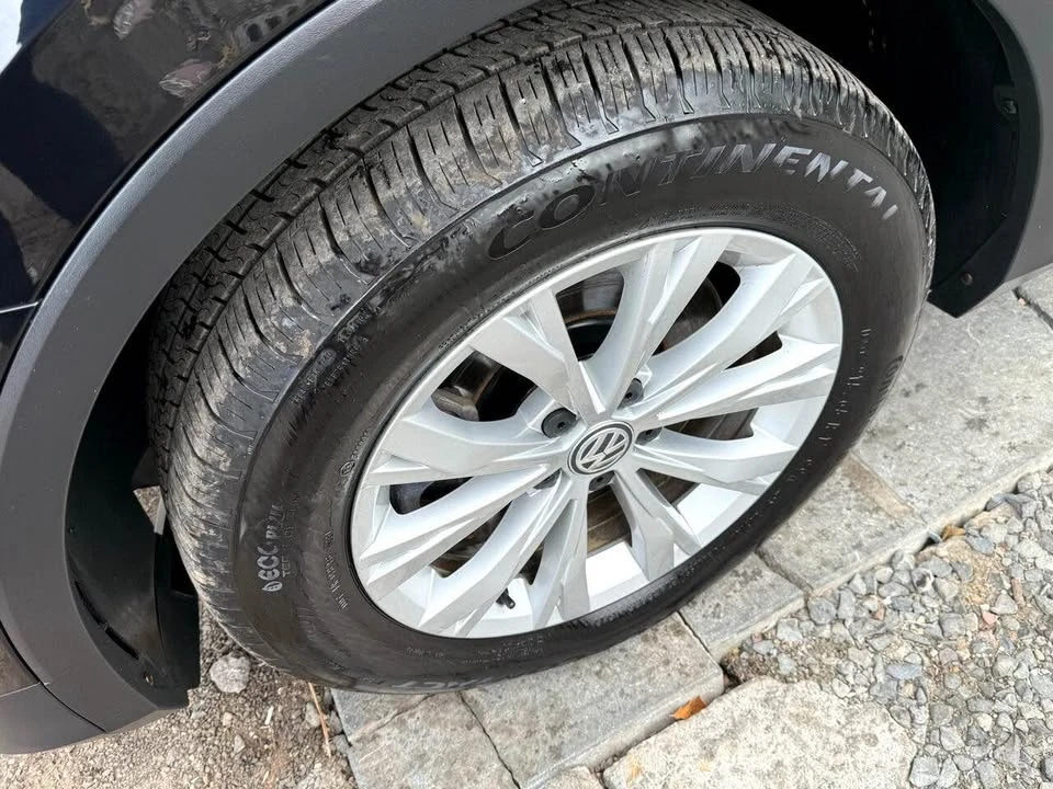 2018 Volkswagen Tiguan - Image 9 of 19