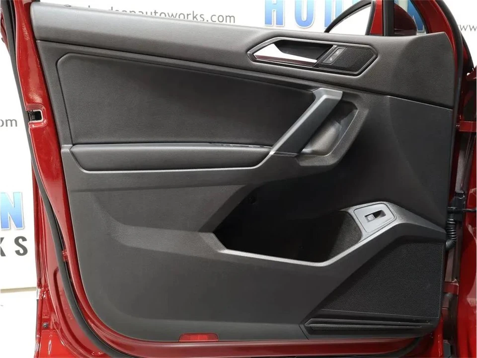 2018 Volkswagen Tiguan - Image 10 of 31