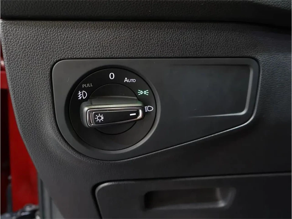 2018 Volkswagen Tiguan - Image 13 of 31
