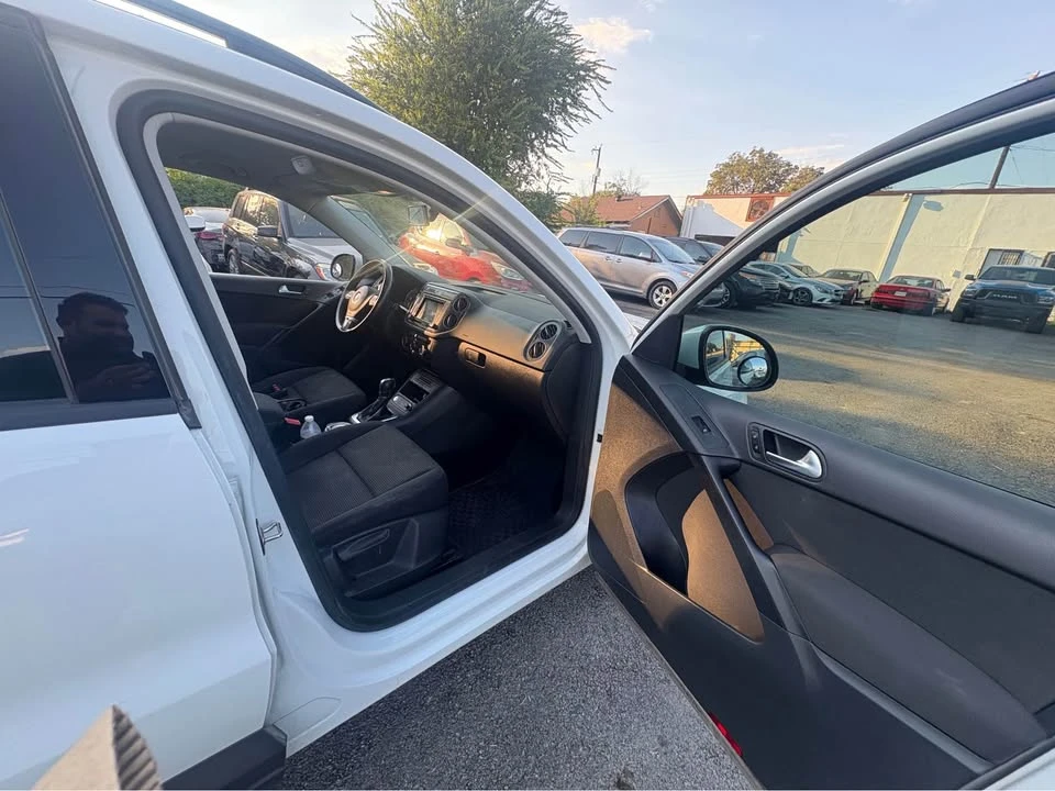 2018 Volkswagen Tiguan - Image 8 of 15