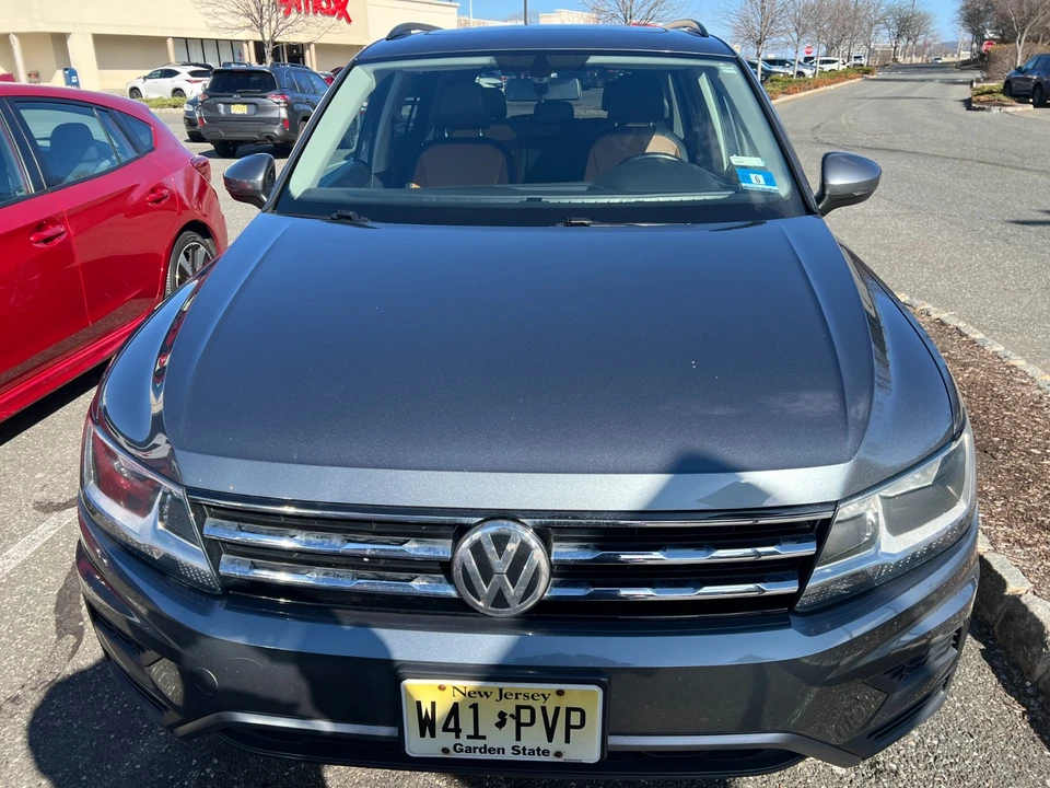 2018 Volkswagen Tiguan - Image 2 of 17
