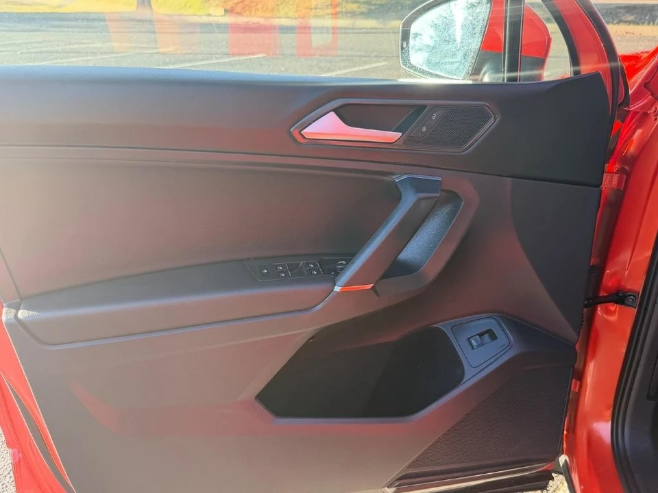 2018 Volkswagen Tiguan - Image 6 of 21