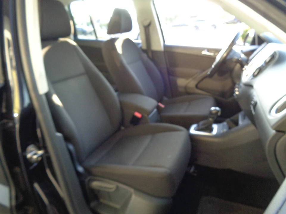 2018 Volkswagen Tiguan - Image 14 of 20