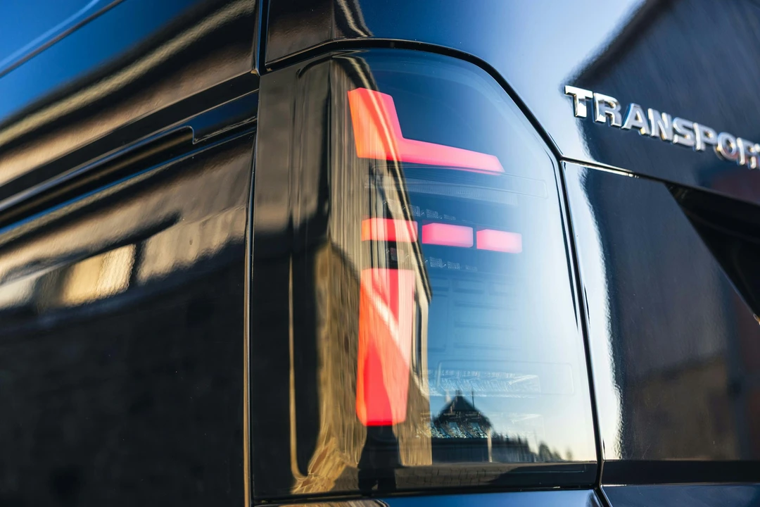 2018 Volkswagen EuroVan - Image 14 of 21
