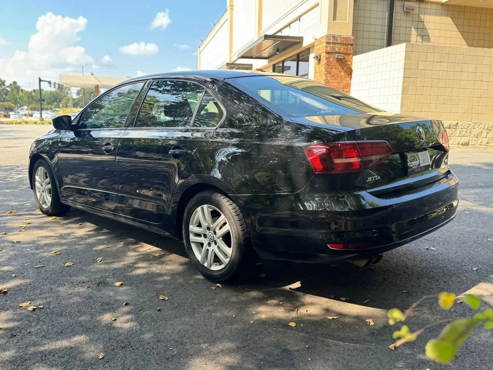 2018 Volkswagen A6 Jetta - Image 2 of 6