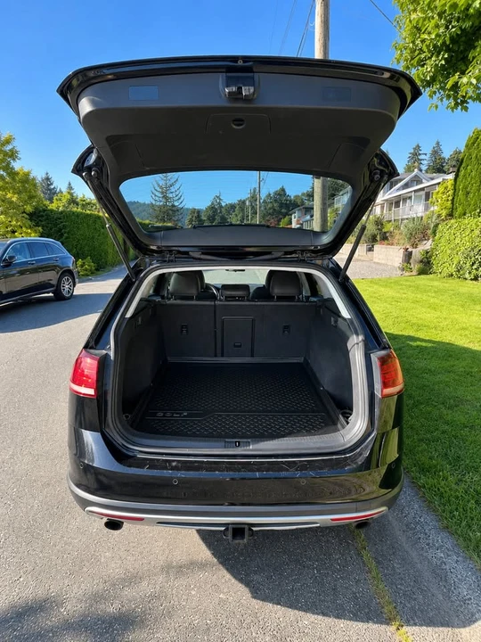 2018 Volkswagen Golf - Image 9 of 10