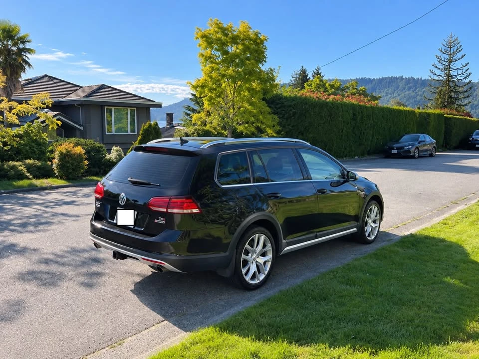 2018 Volkswagen Golf - Image 4 of 10