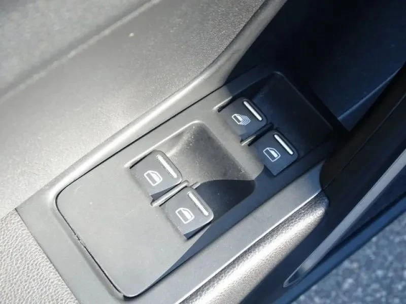 2018 Volkswagen A5 Beetle - Image 12 of 16