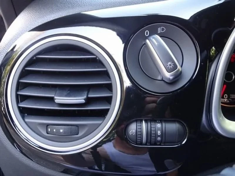 2018 Volkswagen A5 Beetle - Image 13 of 16