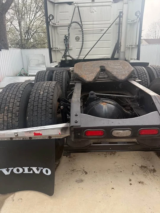 2018 Volvo 200 Series - Image 3 of 8