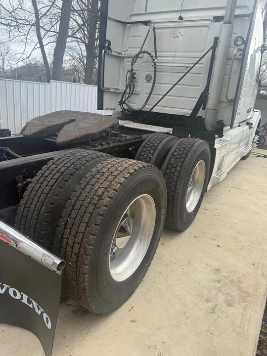 2018 Volvo 200 Series - Image 2 of 8