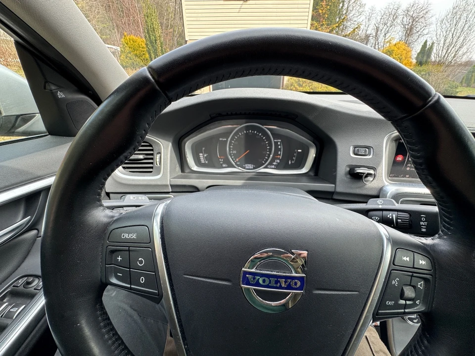 2018 Volvo S60 2nd Gen - Image 11 of 21