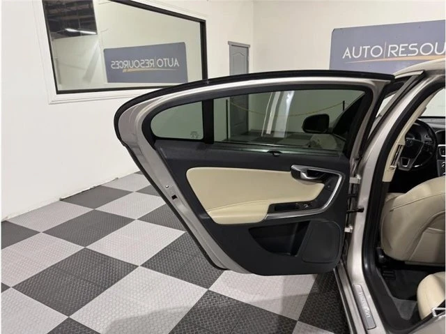 2018 Volvo S60 2nd Gen - Image 15 of 20