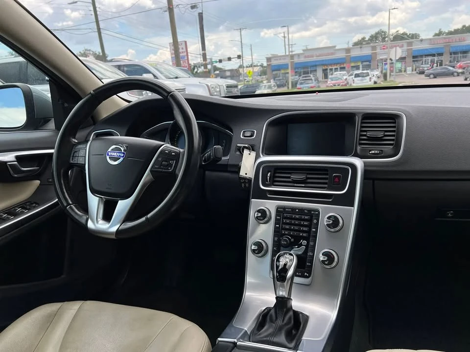 2018 Volvo S60 2nd Gen - Image 13 of 20