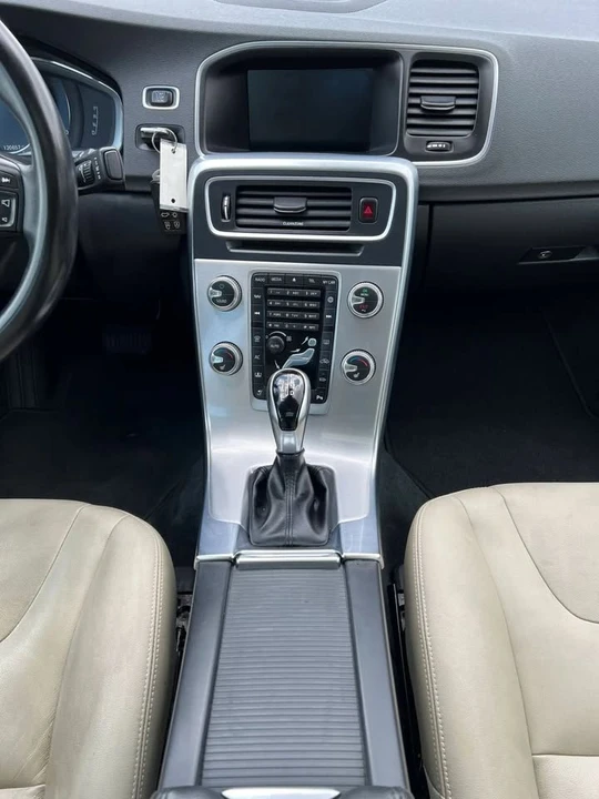 2018 Volvo S60 2nd Gen - Image 12 of 20