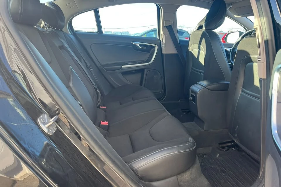 2018 Volvo S60 2nd Gen - Image 15 of 20