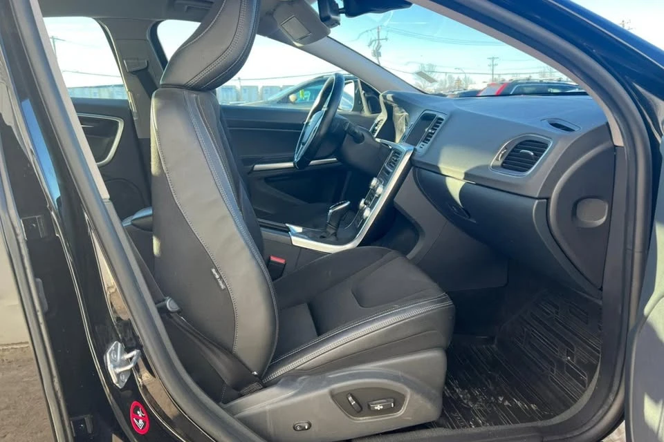 2018 Volvo S60 2nd Gen - Image 16 of 20