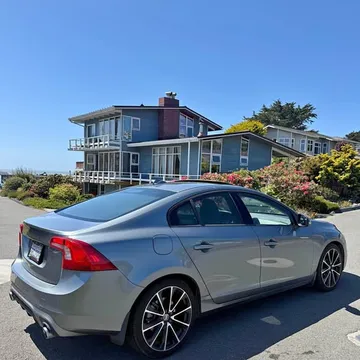 2018 Volvo S60 T5 Dynamic Sedan