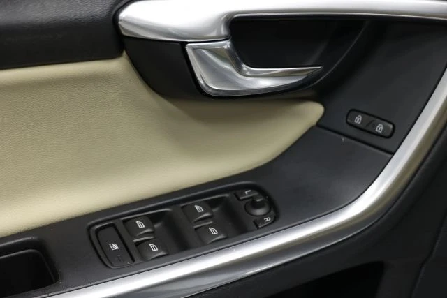 2018 Volvo S60 2nd Gen - Image 10 of 12