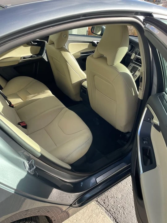 2018 Volvo S60 2nd Gen - Image 12 of 14