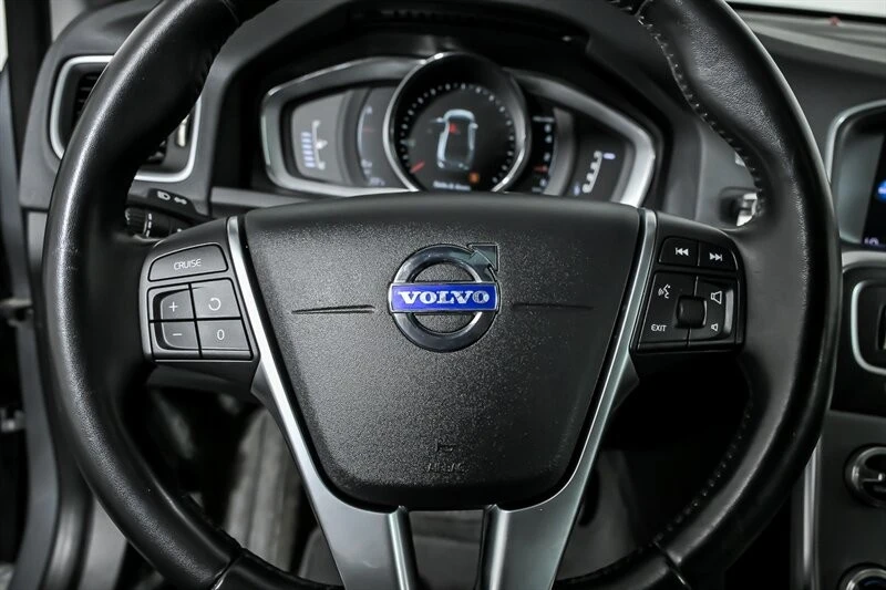 2018 Volvo S60 2nd Gen - Image 24 of 31