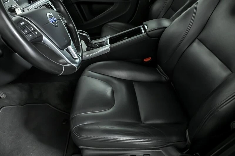2018 Volvo S60 2nd Gen - Image 17 of 31
