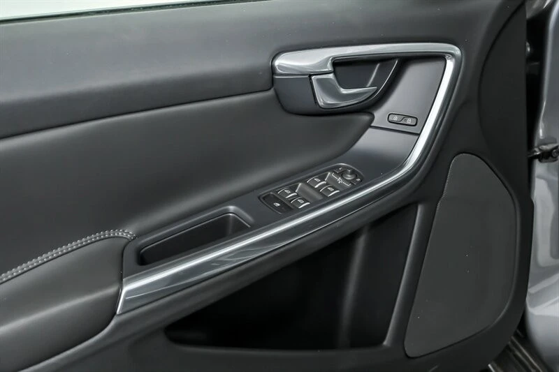 2018 Volvo S60 2nd Gen - Image 15 of 31