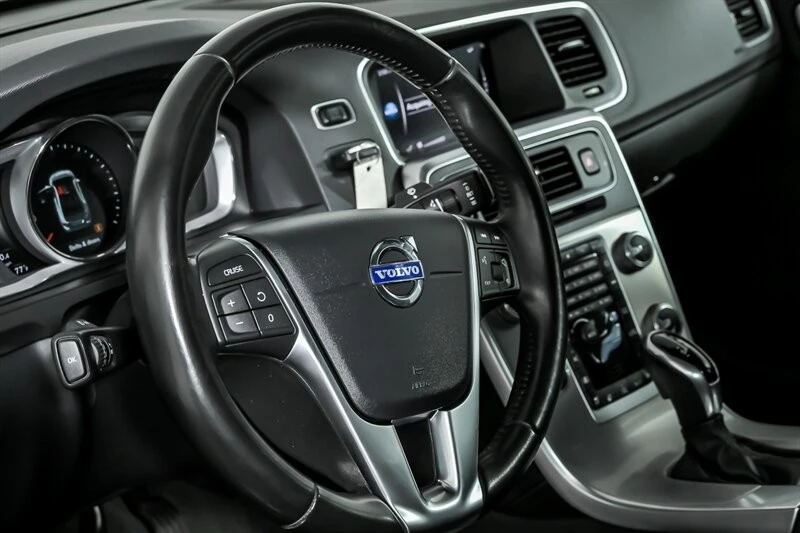 2018 Volvo S60 2nd Gen - Image 21 of 31