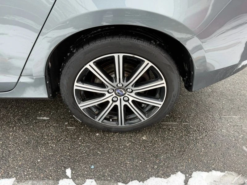 2018 Volvo S60 2nd Gen - Image 9 of 12