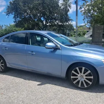 2018 Volvo S60 T5 Inscription Premier Sedan 4D