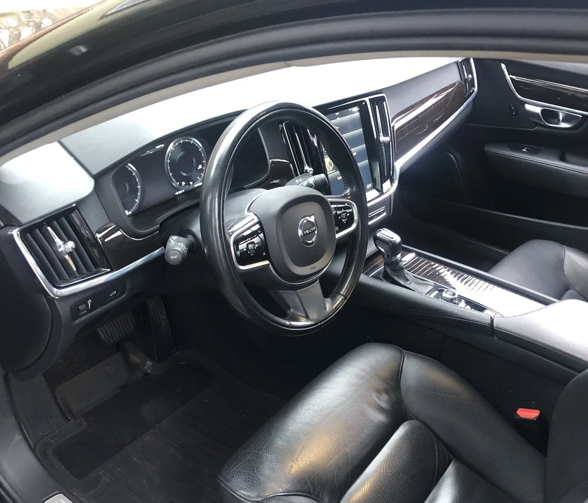 2018 Volvo S90 - Image 15 of 16