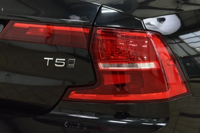 2018 Volvo S90 - Image 18 of 21
