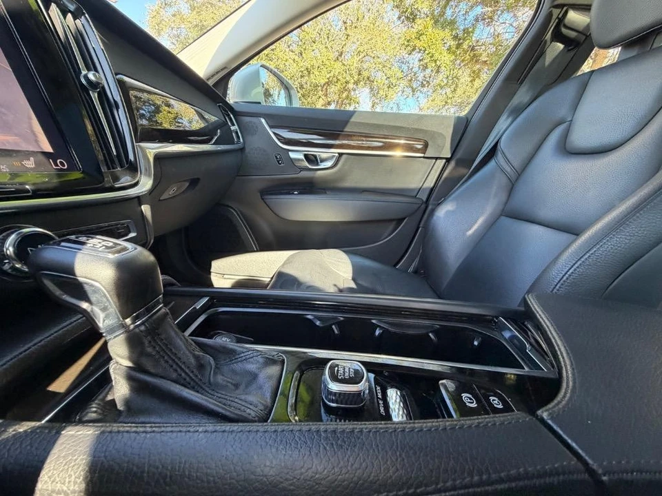 2018 Volvo S90 - Image 19 of 21