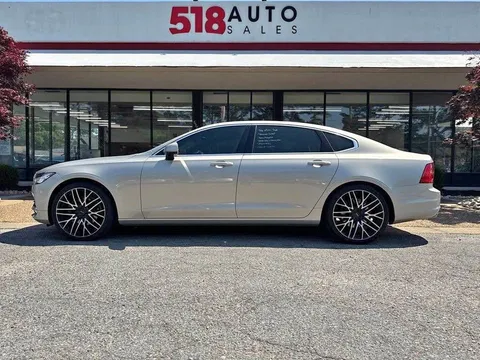 2018 Volvo S90 T5 Momentum Sedan