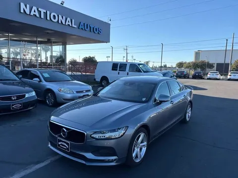 2018 Volvo S90 T5 Momentum Sedan 4D