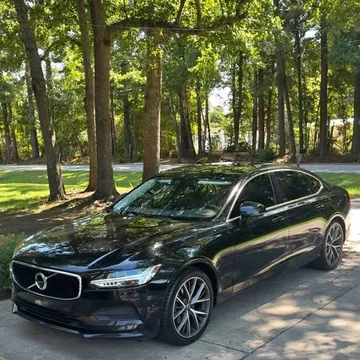 2018 Volvo S90 T5 Momentum Sedan 4D