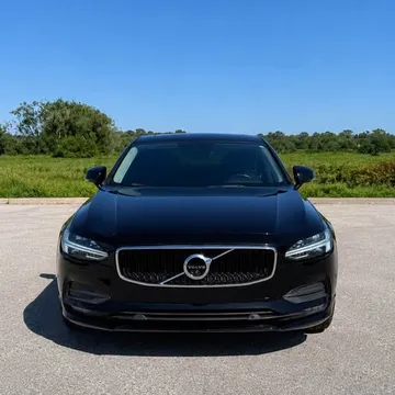 2018 Volvo S90 T5 Momentum Sedan 4D