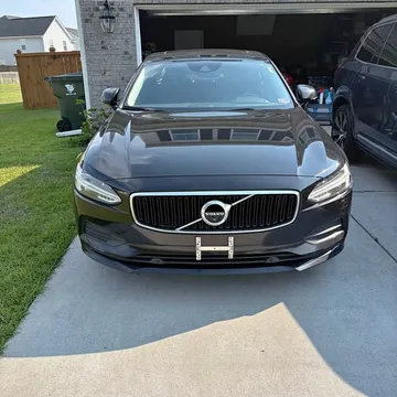 2018 Volvo S90 T5 Momentum Sedan 4D