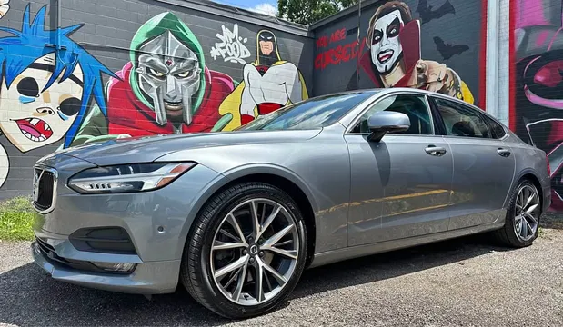 2018 Volvo S90 T6 Momentum Sedan 4D