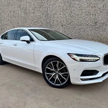 2018 Volvo S90 T6 Momentum Sedan 4D