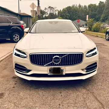 2018 Volvo S90 T6 Momentum Sedan 4D