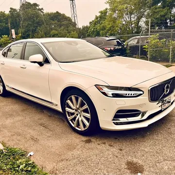 2018 Volvo S90 T6 Momentum Sedan 4D