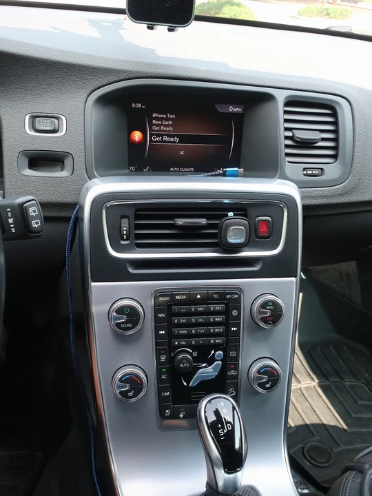 2018 Volvo V60 1st Gen - Image 12 of 21